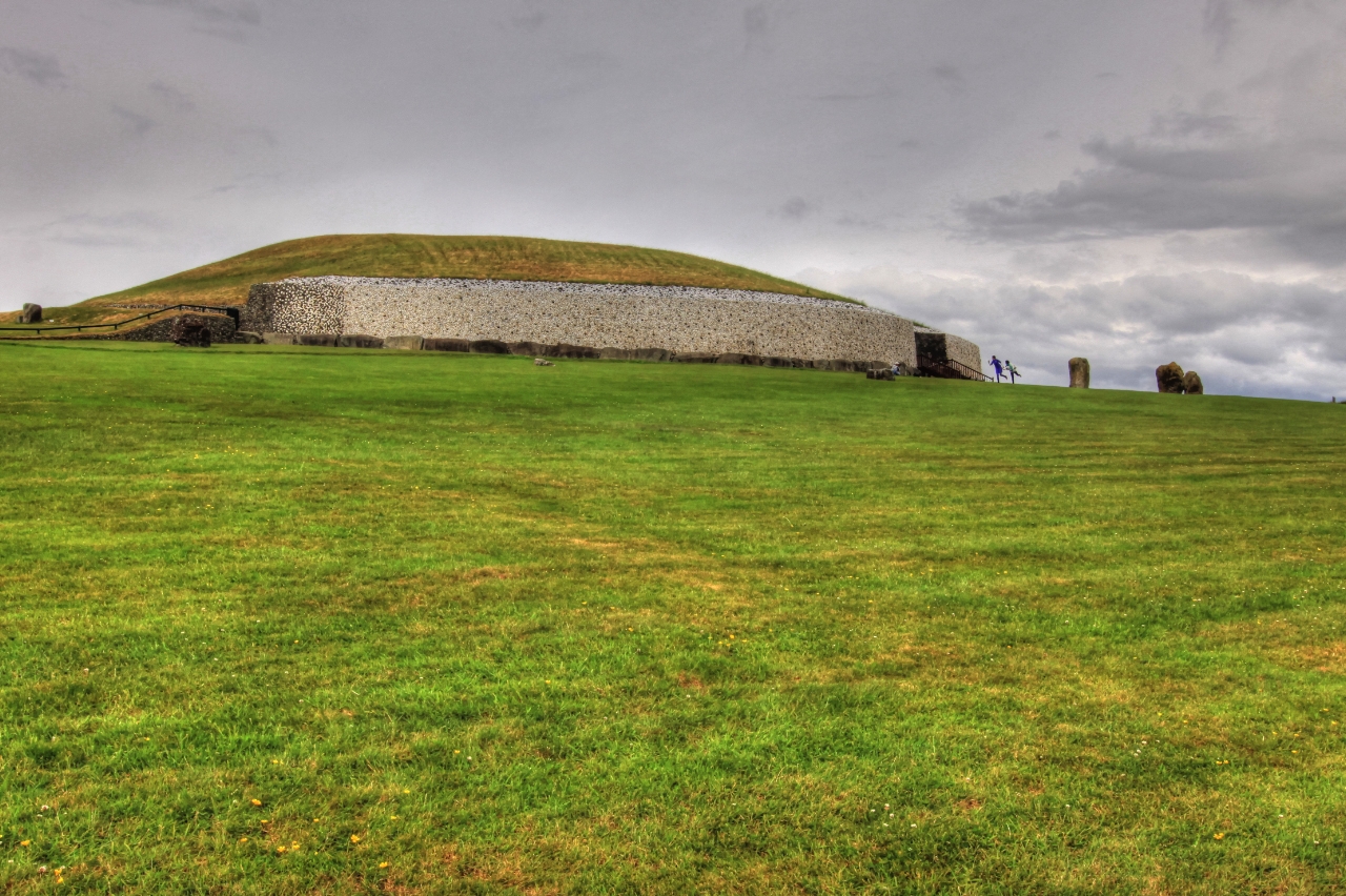 Newgrange - Light and Landscapes